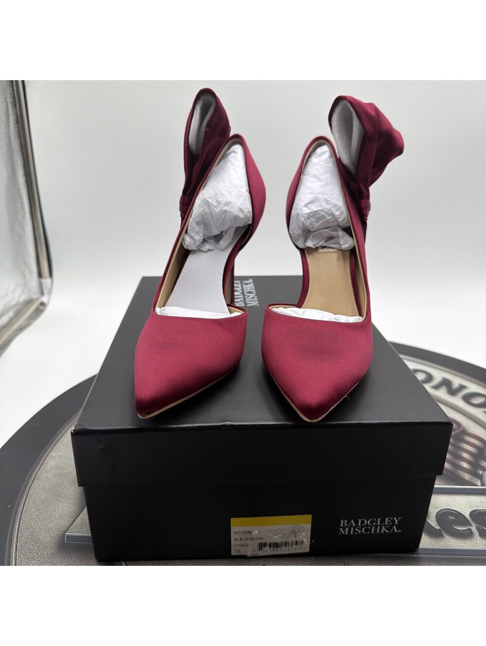 Badgley Mischka Women's Alejandra Pointed Toe Pumps Bow Slip-On Size 7.5 - Picture 6 of 9